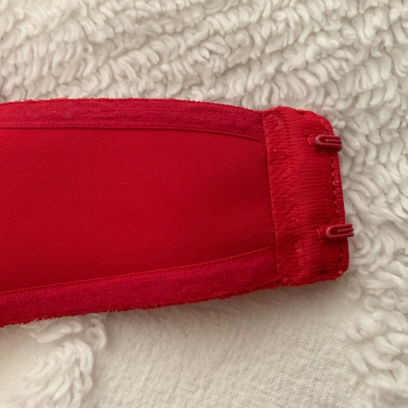 Victoria’s Secret Bra: Red Lace w/Gold Metallic Thread, Double Straps 38C - Picture 6 of 14